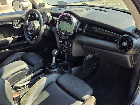 Used 2019 MINI Cooper S image 2