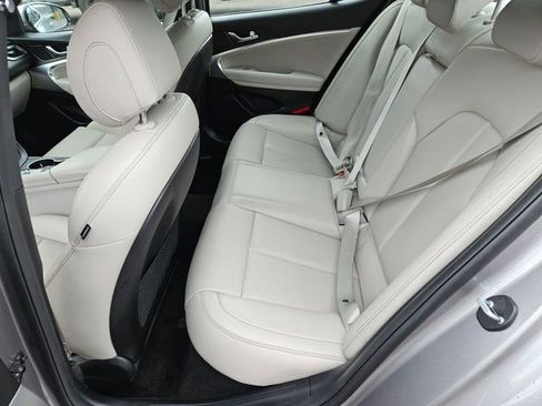 Used 2023 Genesis G70 2.0T RWD image 24