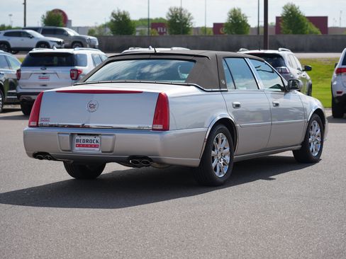Used 2008 Cadillac DTS FWD image 3