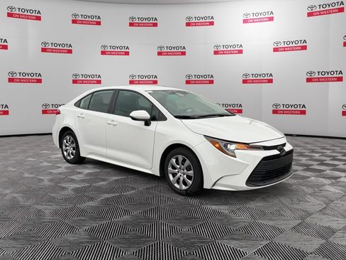 Used 2025 Toyota Corolla LE FWD image 3