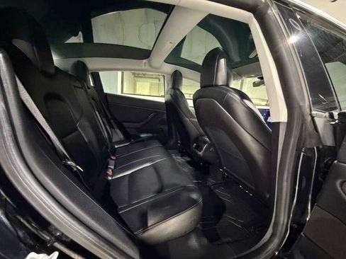 Used 2019 Tesla Model 3 Standard Range image 12