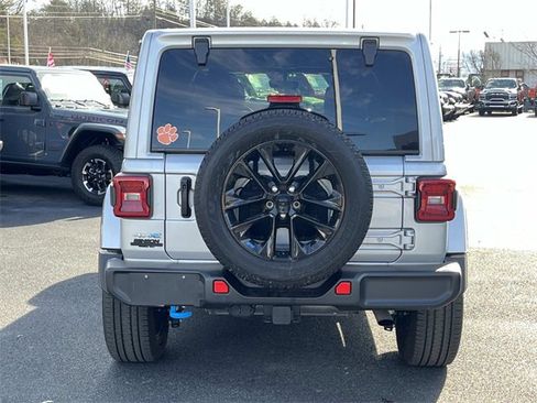 Used 2023 Jeep Wrangler Unlimited Sahara w/ Cold Weather Group image 4