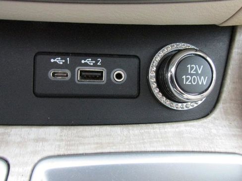 Used 2020 Nissan Murano SV w/ Premium Package image 12