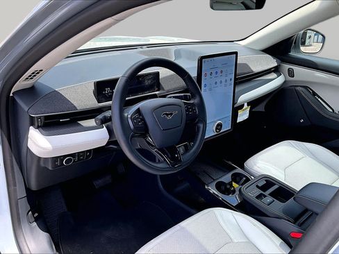 Used 2025 Ford Mustang Mach-E Premium AWD/4WD image 17