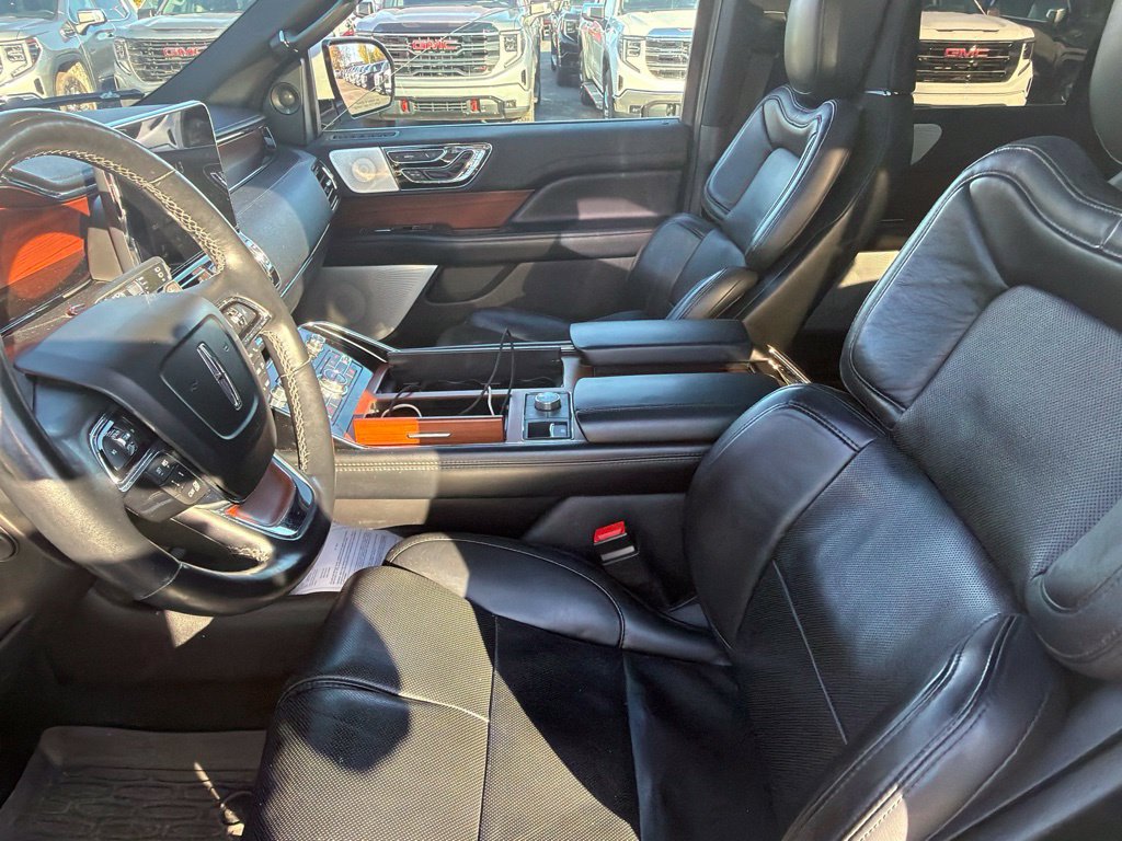 Used 2020 Lincoln Navigator Reserve w/ Equipment Group 208A Reserve AWD/4WD image 14
