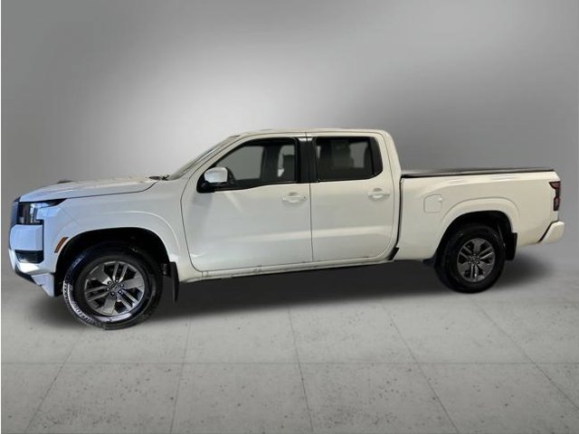 Used 2025 Nissan Frontier SV AWD/4WD image 2
