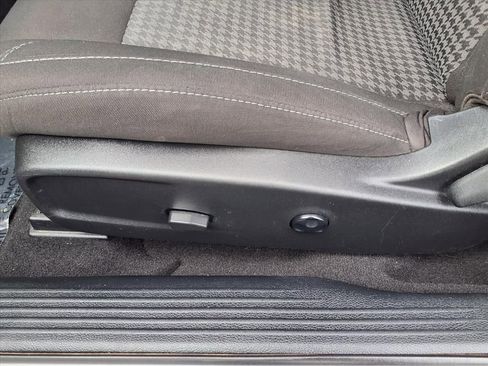 Certified 2021 Dodge Challenger SXT image 22