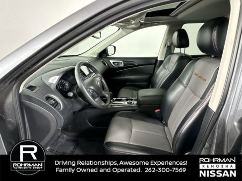 Used 2020 Nissan Pathfinder SL image 5