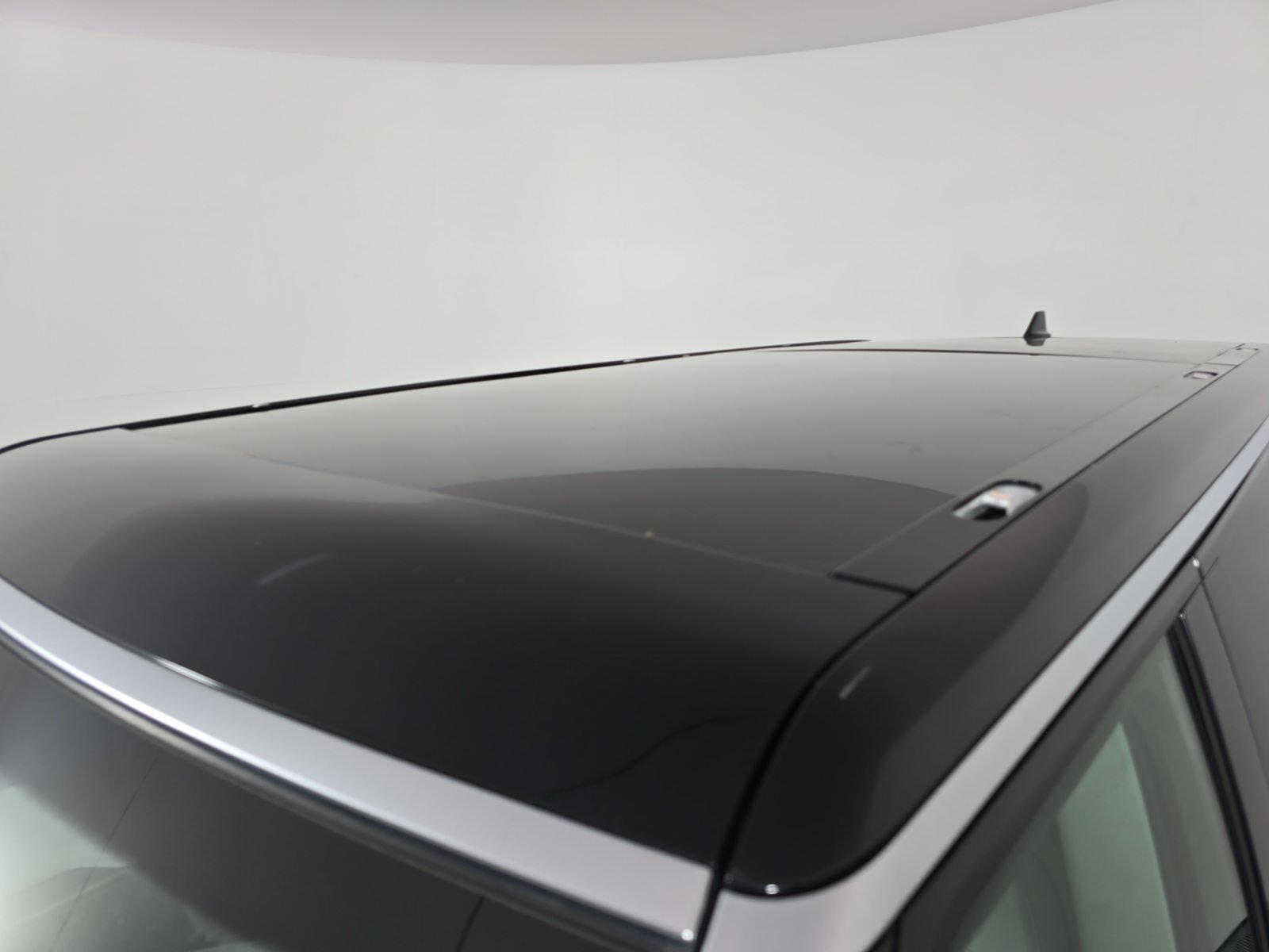 Used 2024 Rivian R1S Adventure Quad AWD/4WD image 13