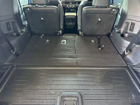 Used 2025 Honda Pilot TrailSport image 33