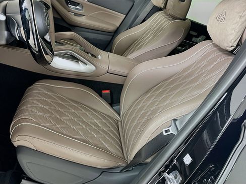 New 2026 Mercedes-Benz Maybach GLS 600 4MATIC image 21