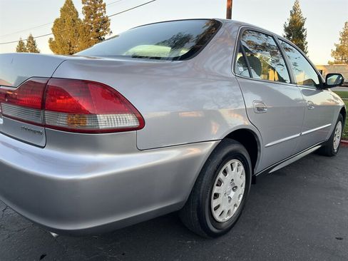 Used 2002 Honda Accord VP image 12