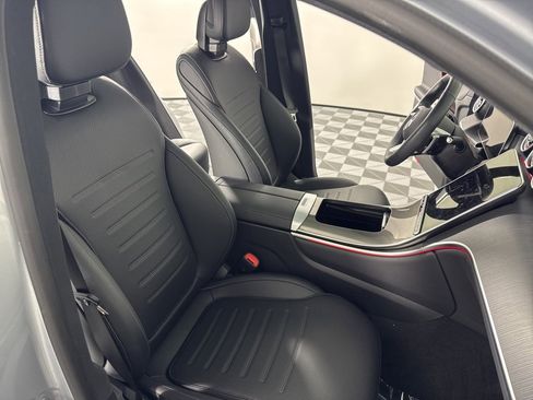 Used 2025 Mercedes-Benz GLC 350e 4MATIC image 19
