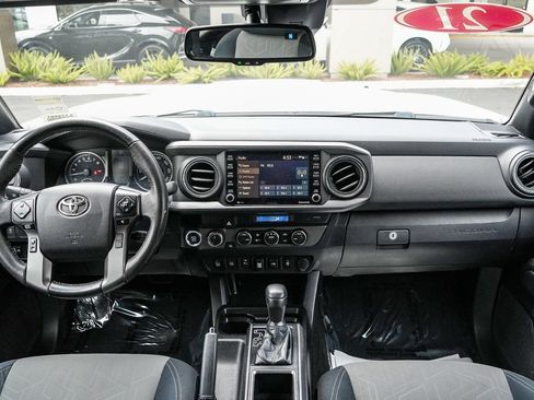 Used 2021 Toyota Tacoma TRD Sport w/ Technology Package AWD/4WD image 12