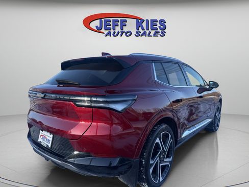 Used 2024 Chevrolet Equinox EV LT w/ LPO, Trailering Package image 5