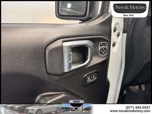 Used 2022 Jeep Gladiator Sport AWD/4WD image 13