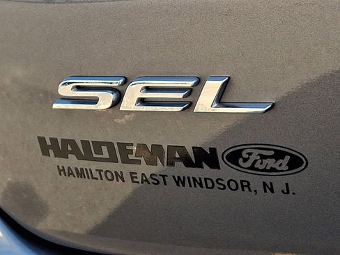 Used 2022 Ford Edge SEL w/ Convenience Package image 28