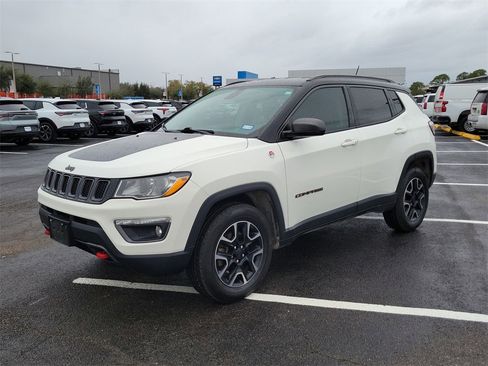 Used 2018 Jeep Compass Trailhawk w/ Cold Weather Group image 13
