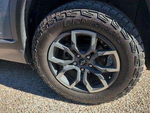 Certified 2025 Chevrolet Equinox ACTIV w/ Safety and Technology Package FWD image 32