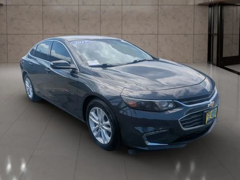Used 2017 Chevrolet Malibu LT FWD image 4