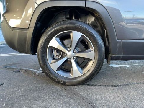 Used 2022 Jeep Cherokee Limited w/ Mopar Interior Package image 34