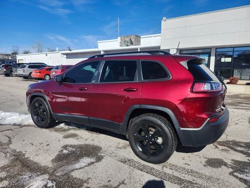 Used 2020 Jeep Cherokee Latitude Plus image 3