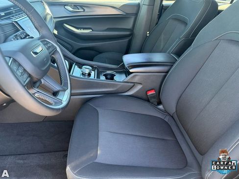 Certified 2025 Jeep Grand Cherokee L Laredo image 12