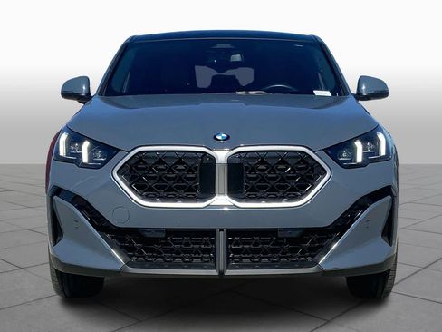 Used 2025 BMW X2 xDrive28i image 3