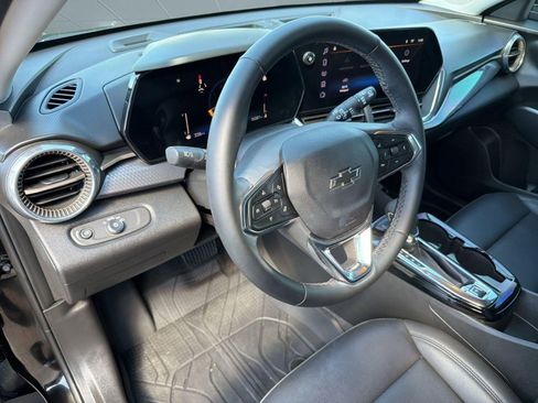 Used 2025 Chevrolet Trax ACTIV w/ Driver Confidence Package image 4