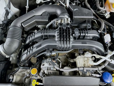 Used 2018 Subaru Crosstrek 2.0i Premium w/ Eyesight System image 31