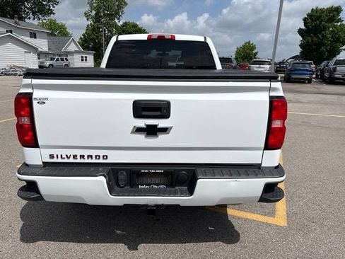 Used 2018 Chevrolet Silverado 1500 LT w/ Redline Edition AWD/4WD image 12