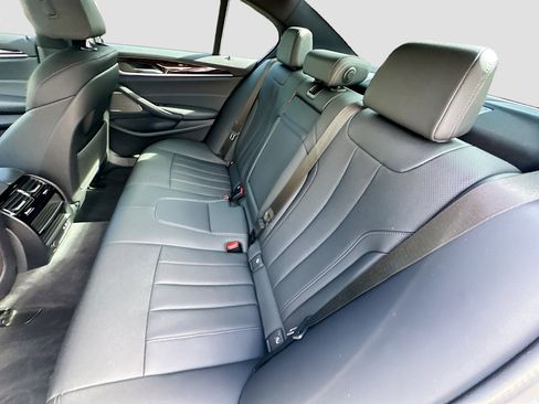 Used 2023 BMW 540i w/ M Sport Package image 26