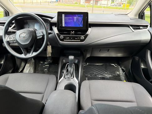 Used 2025 Toyota Corolla LE FWD image 13