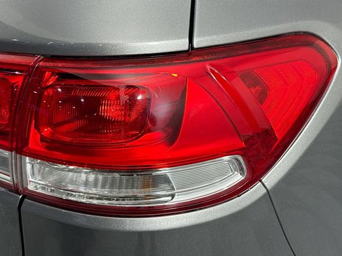 Used 2016 Kia Sorento LX image 31