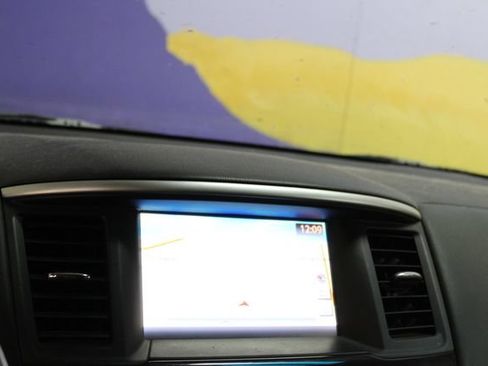 Used 2014 Nissan Pathfinder Platinum AWD/4WD image 18