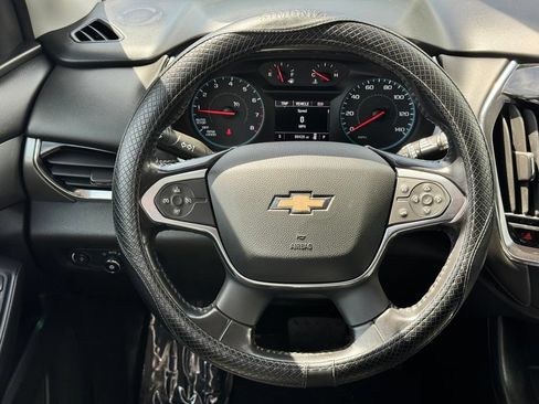 Used 2021 Chevrolet Traverse LT FWD image 18