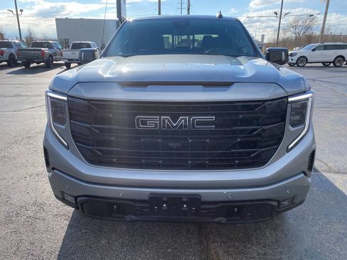 Used 2024 GMC Sierra 1500 Elevation w/ Elevation Premium Package image 4