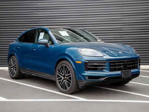 Certified 2026 Porsche Cayenne Coupe AWD/4WD image 9