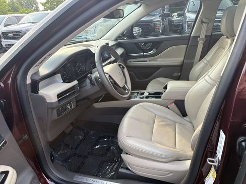 Used 2021 Lincoln Corsair AWD w/ Premium Package image 22