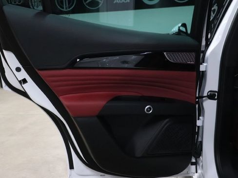 Used 2023 Maserati Grecale Modena image 22