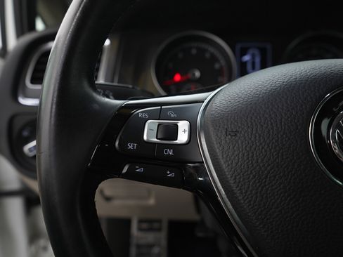 Used 2017 Volkswagen Golf Alltrack SE image 25