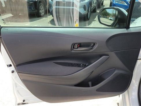 Used 2025 Toyota Corolla LE image 11
