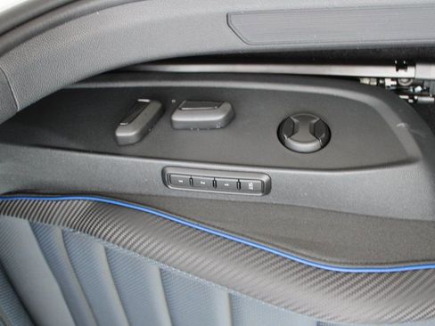 New 2026 Volkswagen Golf image 9