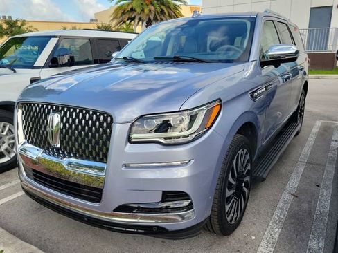 Certified 2024 Lincoln Navigator Black Label AWD/4WD image 3