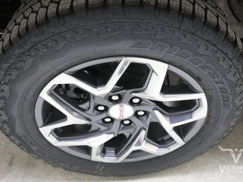 New 2026 GMC Sierra 1500 SLT w/ SLT Premium Package AWD/4WD image 33