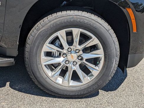 New 2025 Chevrolet Suburban Premier image 12