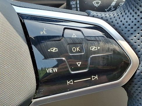 Used 2022 Volkswagen Tiguan SE R-Line AWD/4WD image 23