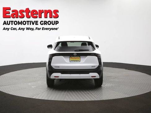 Used 2025 Nissan Kicks SV AWD/4WD image 37