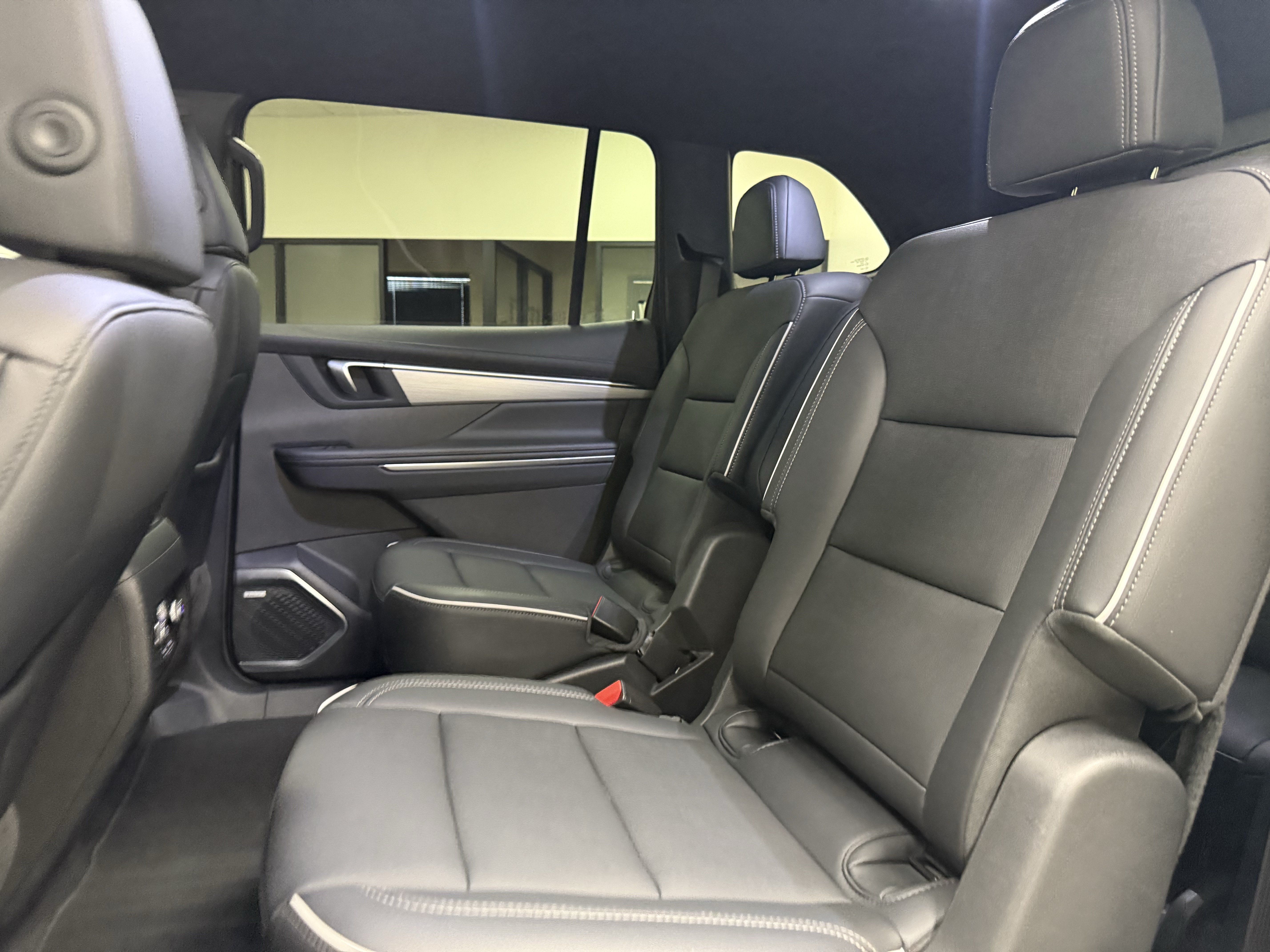 Used 2025 Buick Enclave Preferred FWD image 15