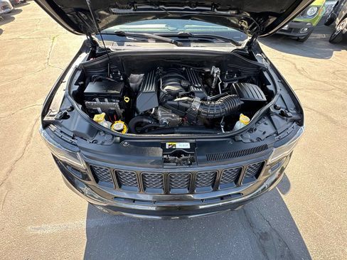 Used 2017 Jeep Grand Cherokee SRT AWD/4WD image 37